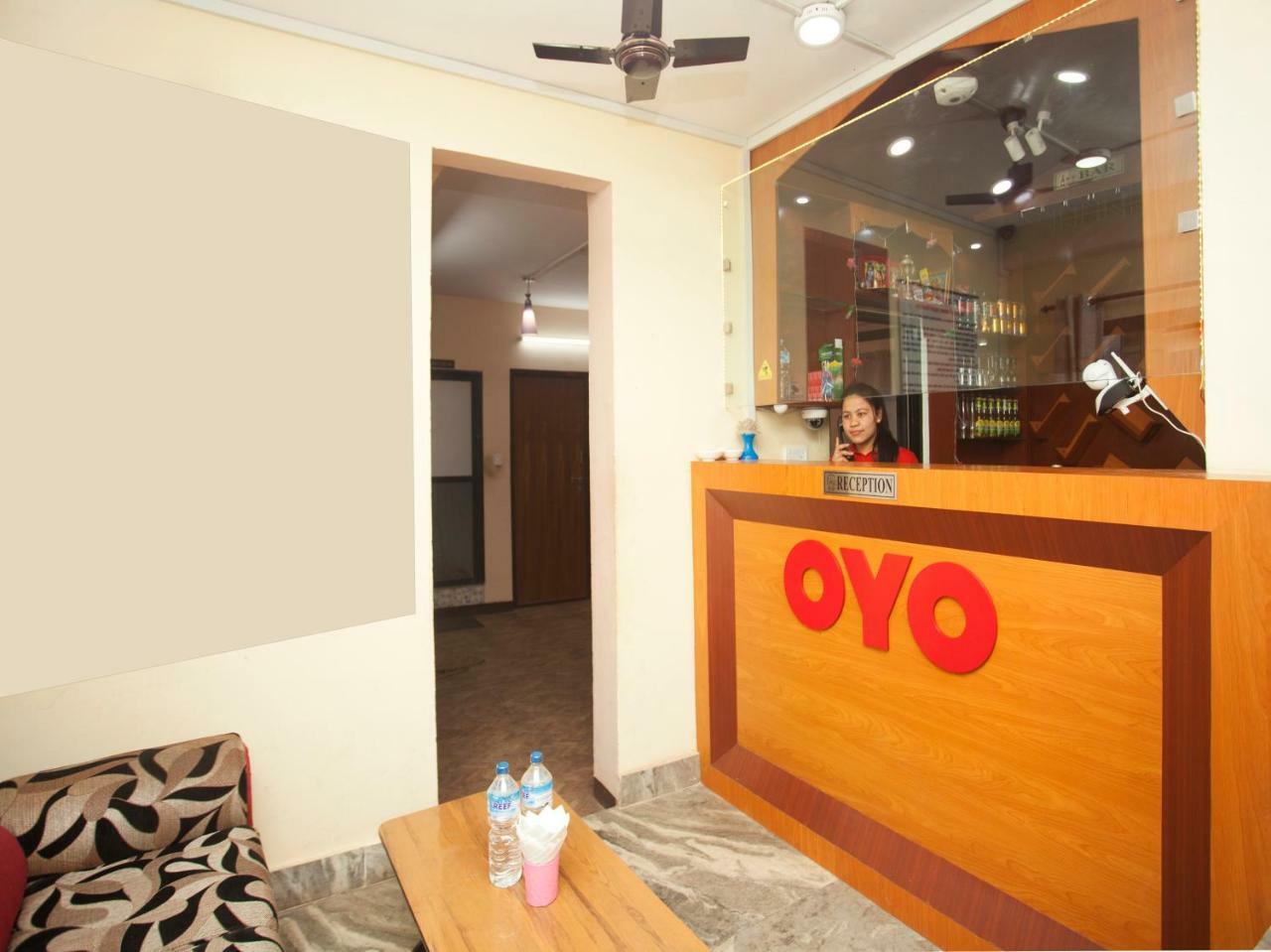 Oyo 341 Hotel Kusum Kohinoore Tokha Buitenkant foto