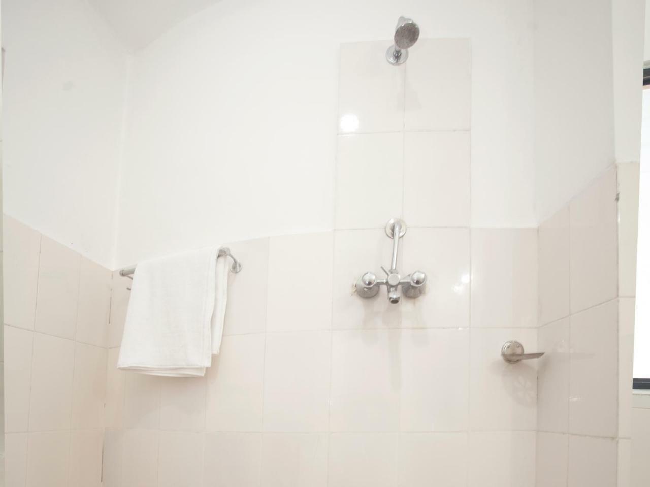 Oyo 341 Hotel Kusum Kohinoore Tokha Buitenkant foto