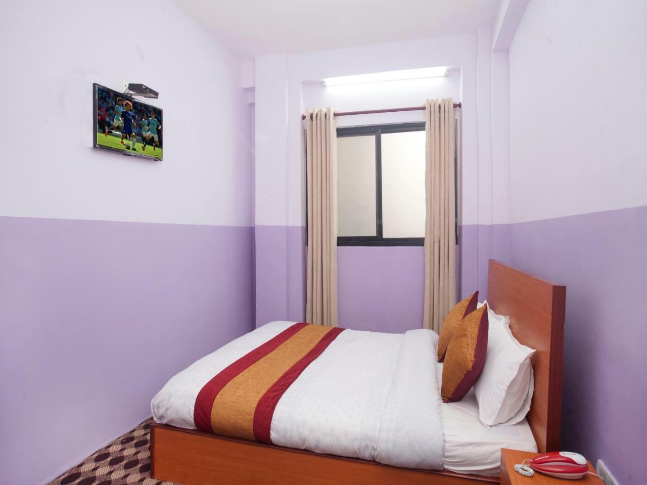Oyo 341 Hotel Kusum Kohinoore Tokha Buitenkant foto